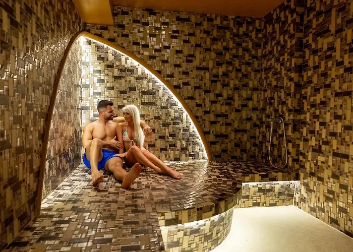 Отель Allure & Эгер