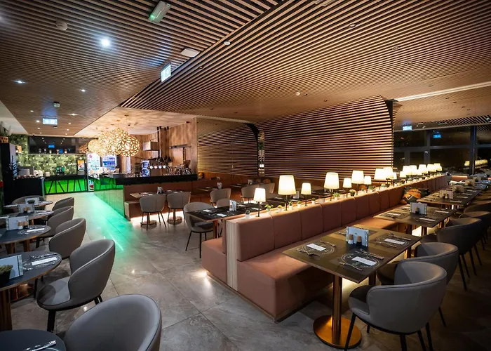 Allure & Отель Эгер