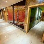 Hotel Allure &