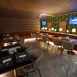 Allure & 4* エゲル