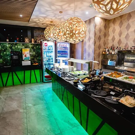 Allure Hotel & Spa ホテル エゲル