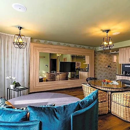 Allure & Ξενοδοχείο 4*